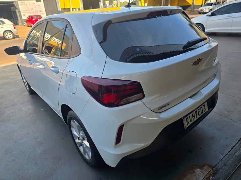 Onix 1.0 MT LT2 2023