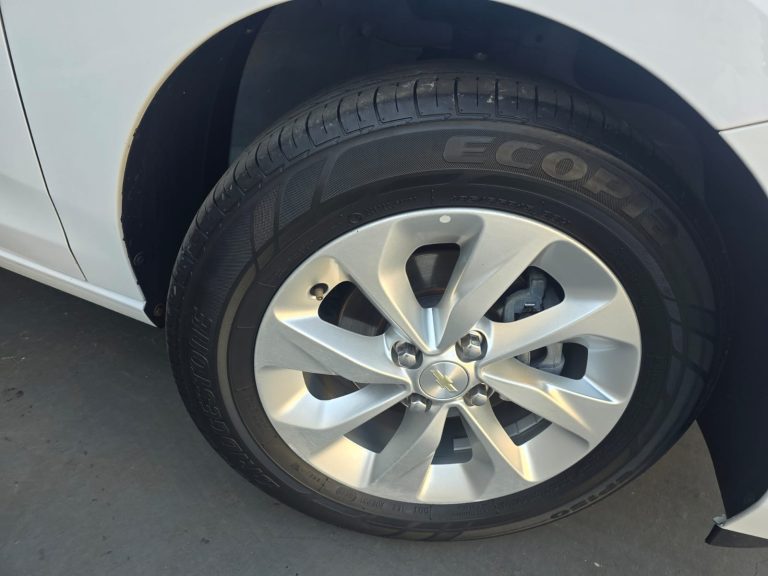 Onix 1.0 MT LT2 2023