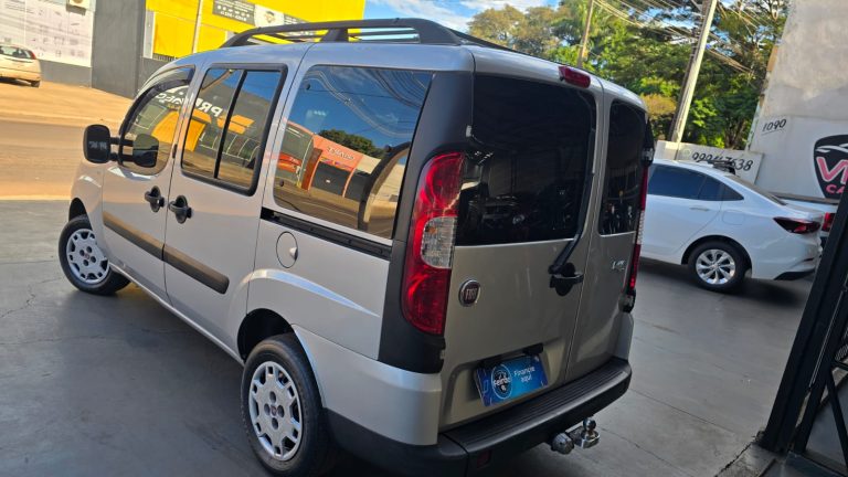Doblo Essence 1.8 7L 2013