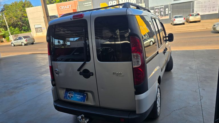 Doblo Essence 1.8 7L 2013