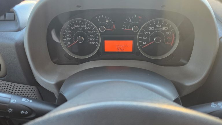 Doblo Essence 1.8 7L 2013