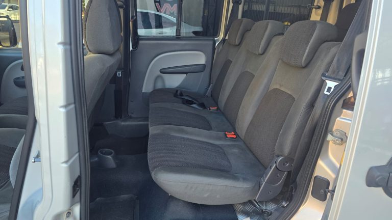 Doblo Essence 1.8 7L 2013