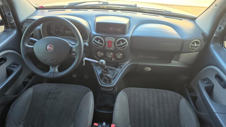 Doblo Essence 1.8 7L 2013