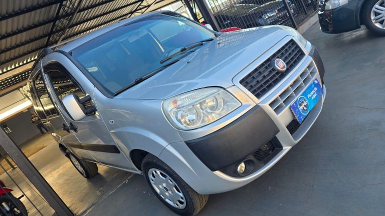 Doblo Essence 1.8 7L 2013