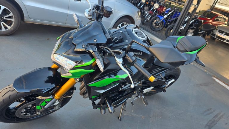Kawasaki Z900R Edition 2023 – Impecável!