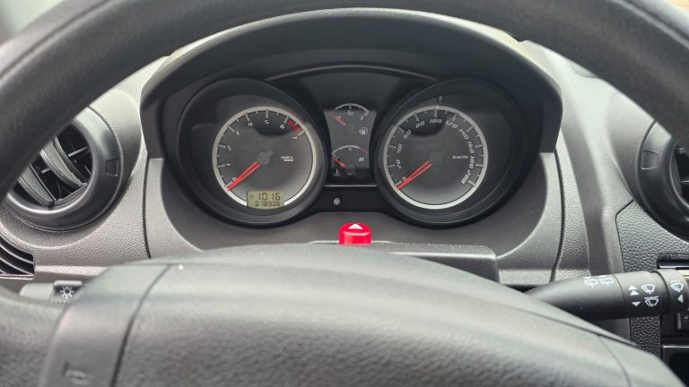 Fiesta hatch completo 2013 baixo km