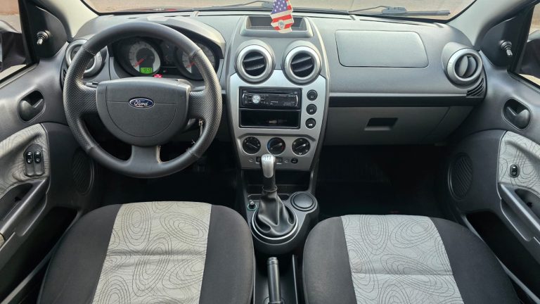Fiesta Sedan 1.6 completo 2009