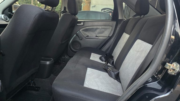 Fiesta Sedan 1.6 completo 2009