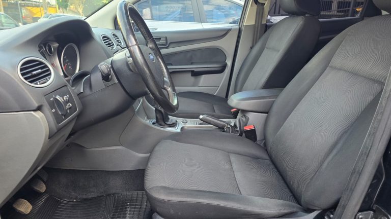 Focus Sedan 1.6 completo 2013