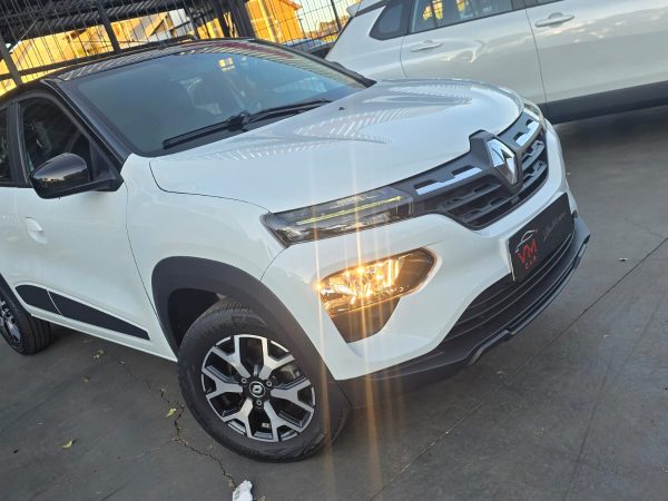 Kwid Intense 2023 Baixo KM