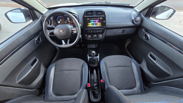 Kwid Intense 2023 Baixo KM