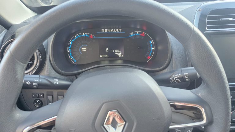 Kwid Intense 2023 Baixo KM