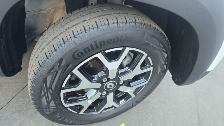 Kwid Intense 2023 Baixo KM