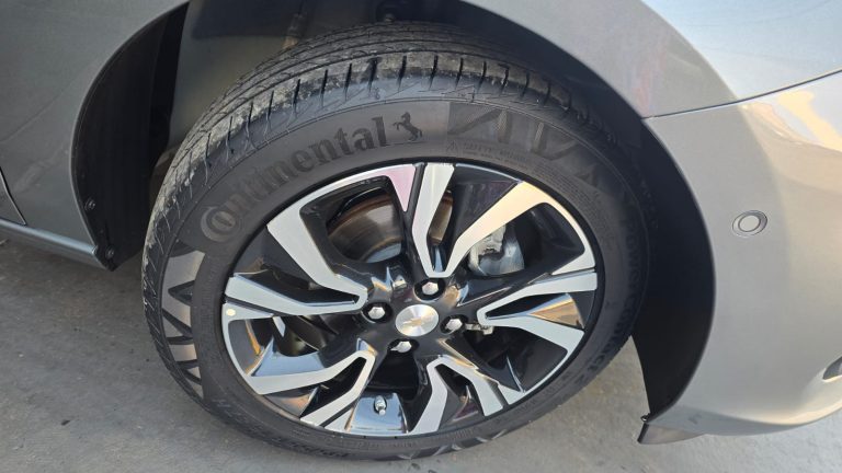 Onix Hatch premier II 2024 único dono