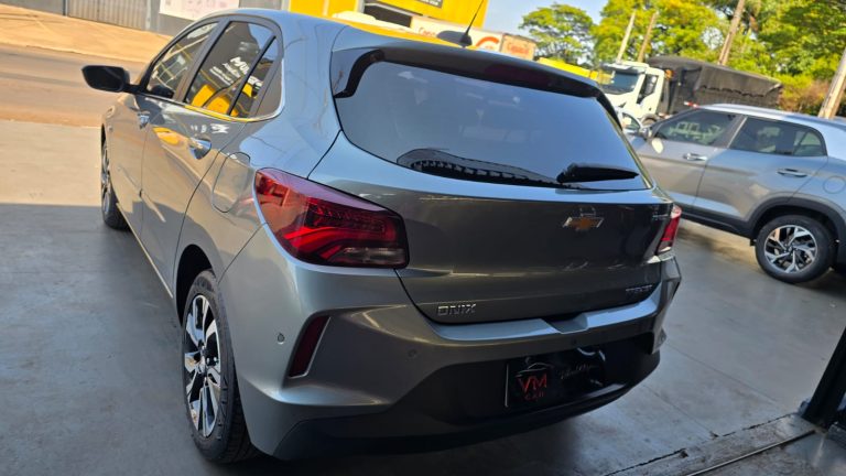 Onix Hatch premier II 2024 único dono