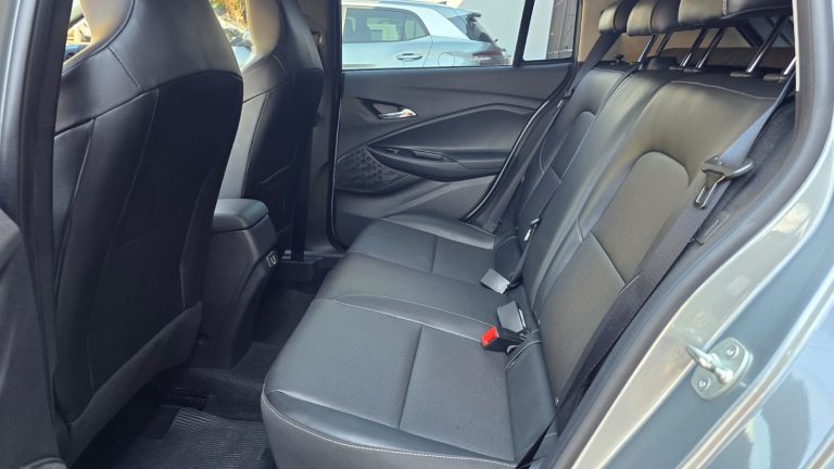 Onix Hatch premier II 2024 único dono