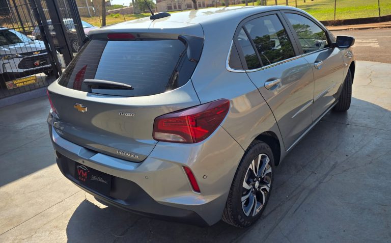 Onix Hatch premier II 2024 único dono