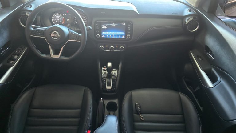 Kicks Advance 1.6 2023 único dono