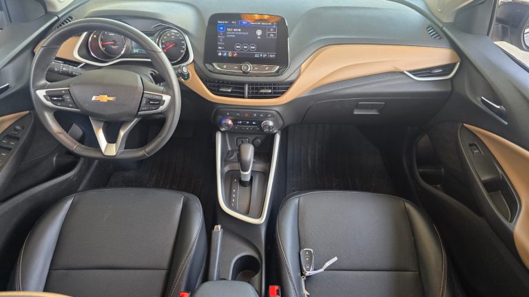 Onix plus premier II 2024 único dono