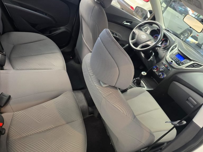HB20S Confort 1.6 2015