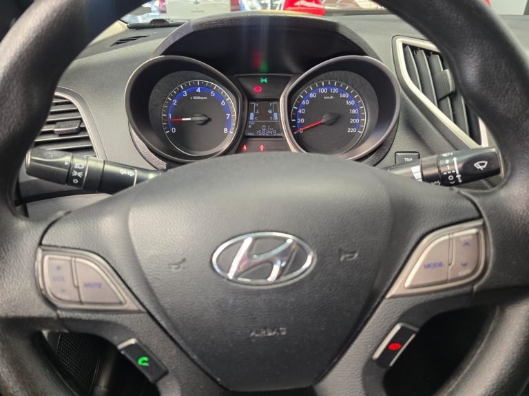 HB20S Confort 1.6 2015