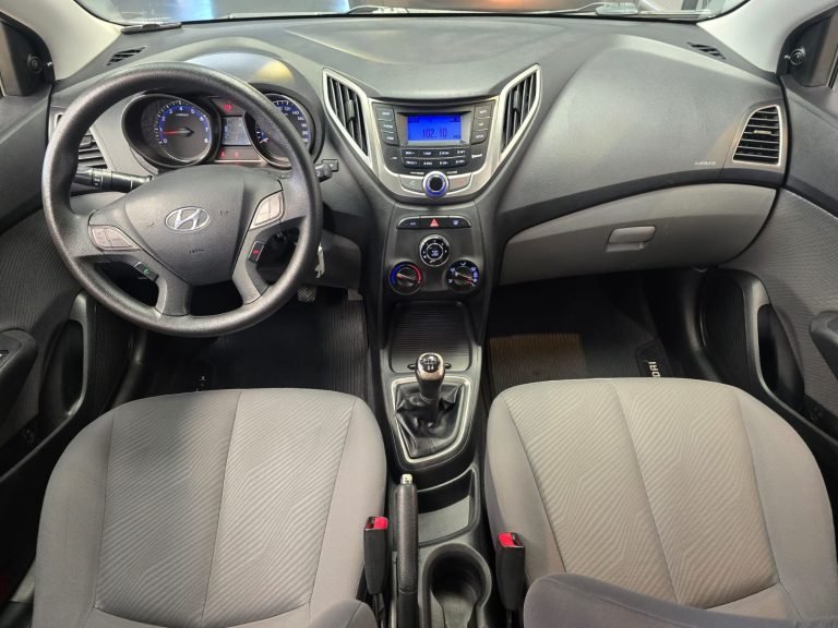 HB20S Confort 1.6 2015