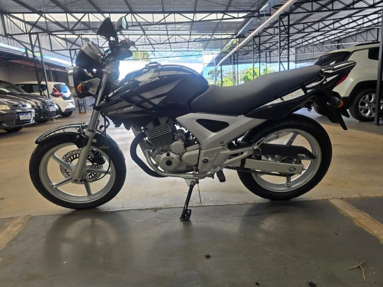 CBX 250 Twister 2004